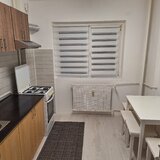 Aparatorii Patriei metrou, proprietar